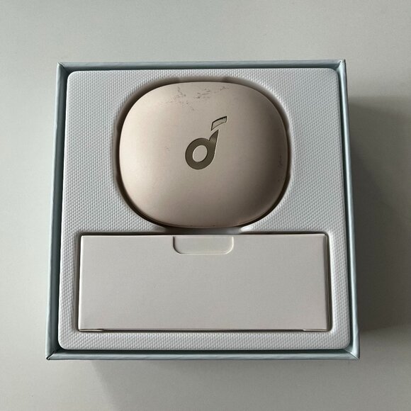 soundcore by Anker Life P3 Noise Cancelling Earbuds - Picture 3 of 5